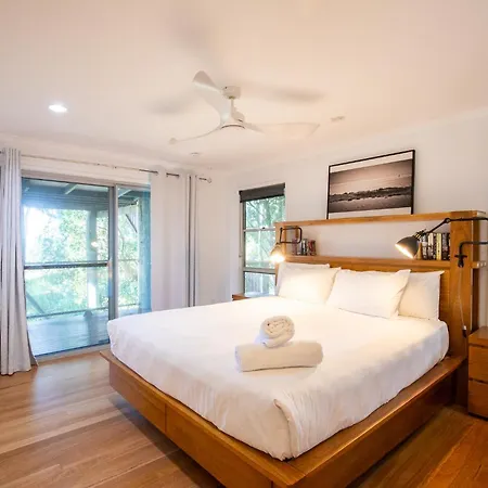 Surf Gums, Sleeps 9, Pet Friendly, Fully Renovated Villa Point Lookout Exterior photo